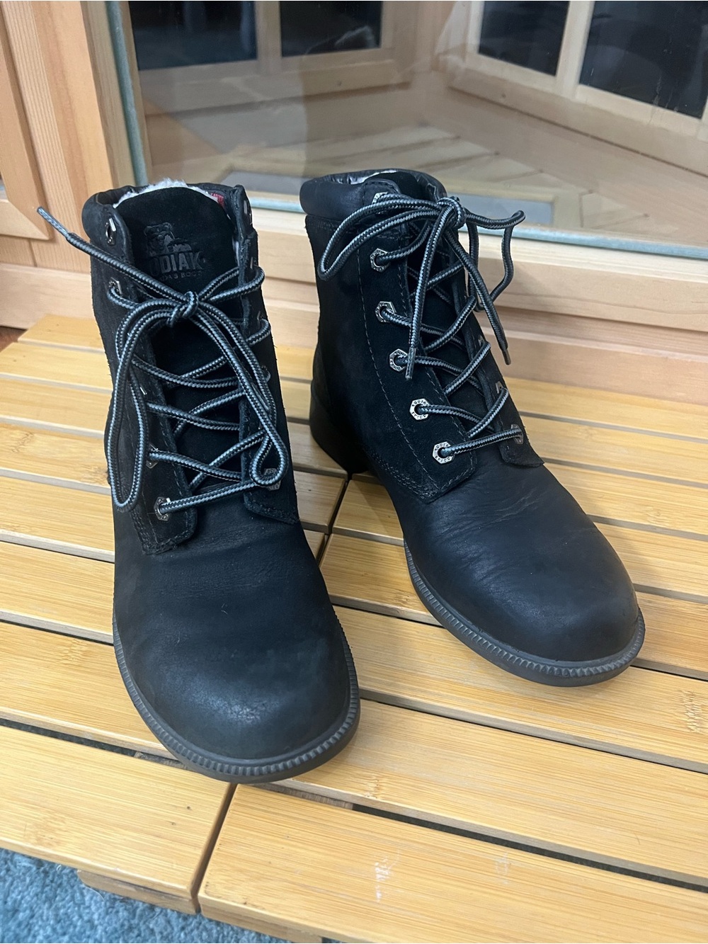 Kodiak leather Black Waterproof Winter Boot women’s 9